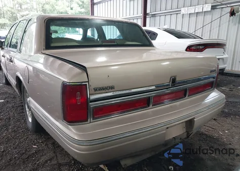 1997 Lincoln Town Car Executive из США, поврежденный, VIN 1LNLM81W6VY643363